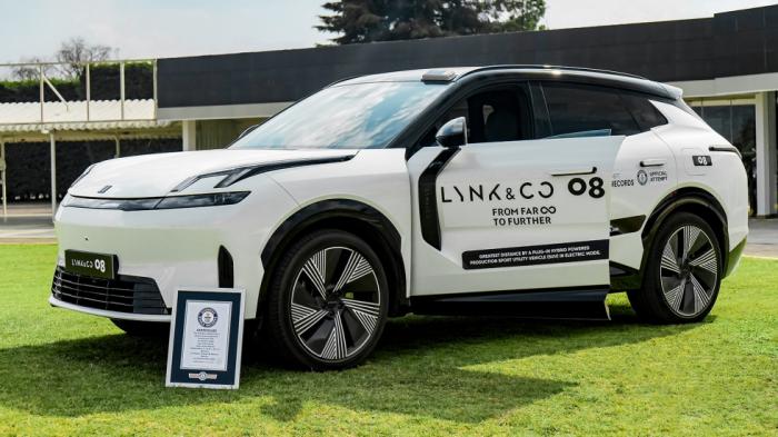 Ρεκόρ Γκίνες για το PHEV Lynk & Co 08: Έκανε 293 χλμ. μόνο με ρεύμα